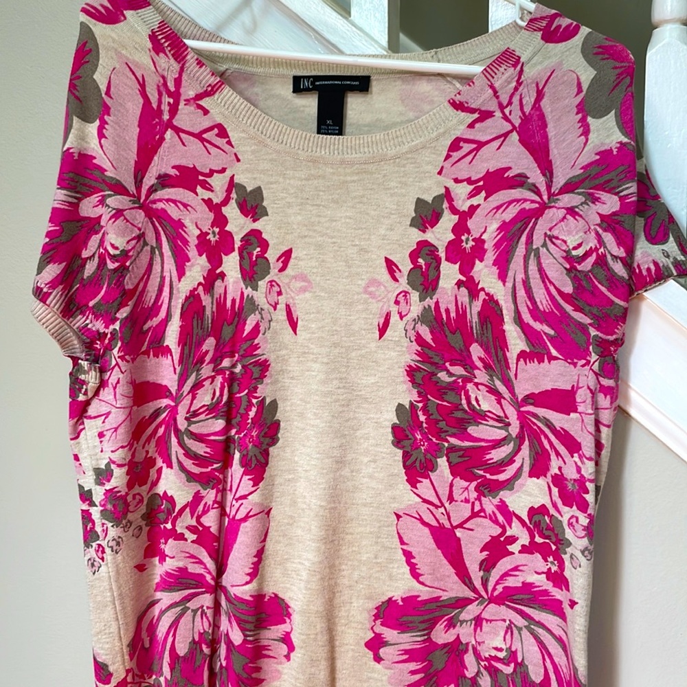 4/$25 INC International Concepts Women’s shortsleeved sweater XL